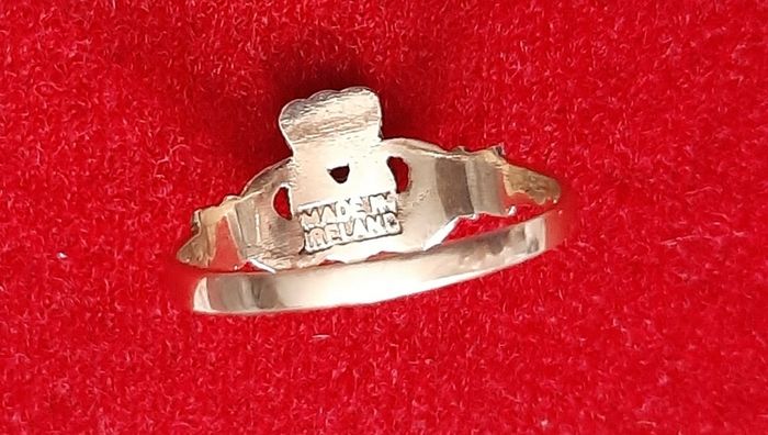 Claddagh ring 9ct gold