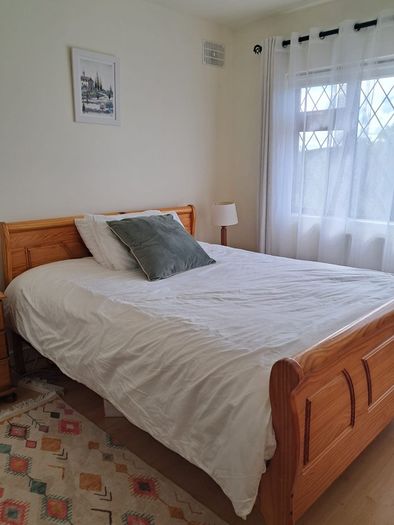 Solid pine king size sleigh bed