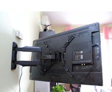 TV Wall Mount Bracket Tilt Swivel 32" - 55" TV