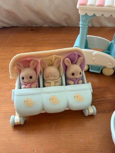 Sylvanian Families Bundle - Floating Cloud Rainbow Train & Milk Rabbit Triplets