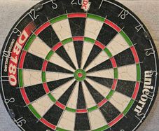 Unicorn DB180 bristle dartboard, PDC branded