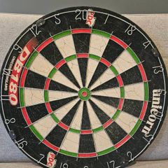 Unicorn DB180 bristle dartboard, PDC branded