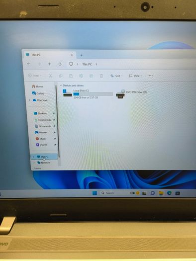 Lenovo E570 15.6" i5-7200U 256GB SSD 8GB Notebook Laptop Windows 11 Pro, USB-C HDMI VGA