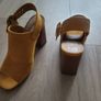 Ladies mustard heels size 4 Image 3
