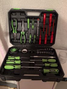 Siegen Tool Set  Complete in Case excellent Condition