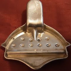 lemon slice squeezer