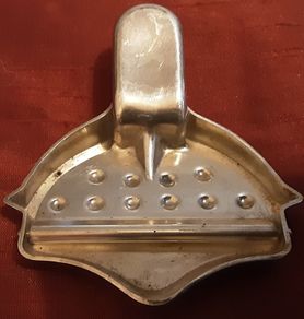 lemon slice squeezer