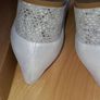 Womens shoes with modest heel. Image 6