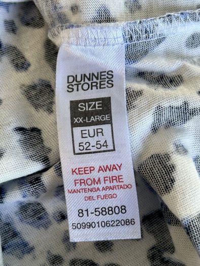 Ladies Blue & White Short Sleeved Top from Dunnes Stores. Size UK 24-26 / EU 52-54