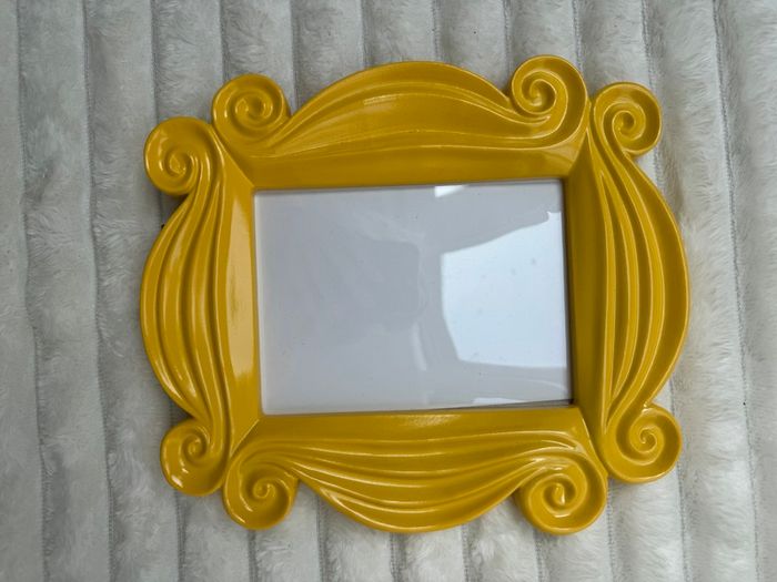 Friends The Television Series Photo Frame Photo size 4    6 Please see pictures