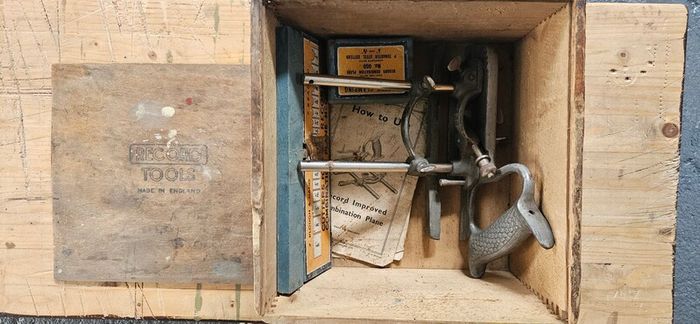 Record 050A combination plane