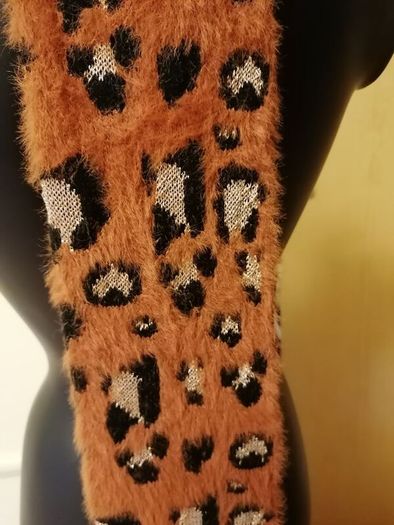 Women's Scarf Savida NWT Leopard Print