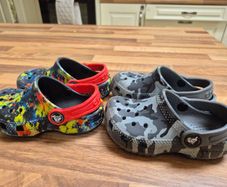 crocs infant 6/7