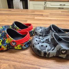 crocs infant 6/7