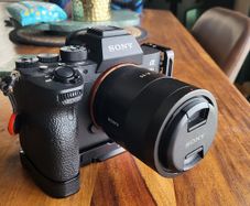 Sony a7riv sony zeiss 55mm f1.8 lens