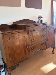 Chest of drawers