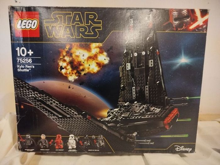 Lego 75256 Kylo Ren's Shuttle