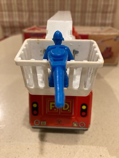 Yonezawa Japan Tin Battery Operated Snorkle Fire Engine Mint in Box