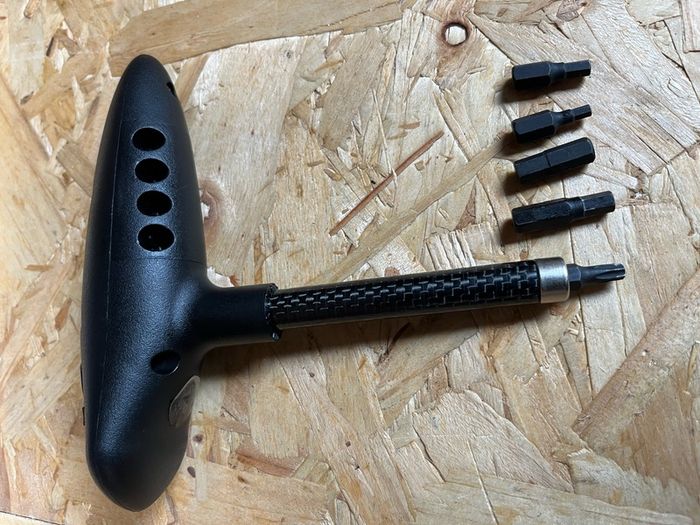 YT industries carbon torc wrench set
