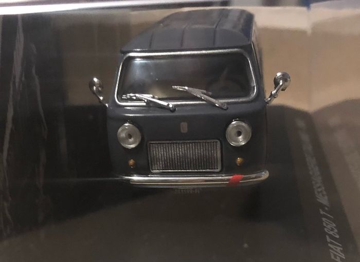 Fiat 850 T van 1/43