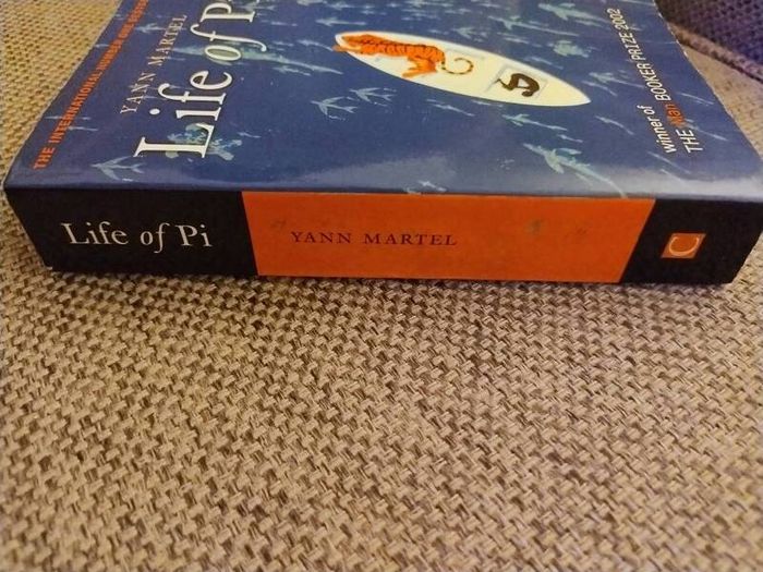 Life of Pi by Yann Martel Man Booker Prize winner 2002 in good condition with some signs of wear on the cover see photos FREE STANDARD POSTAGE INCLUDED