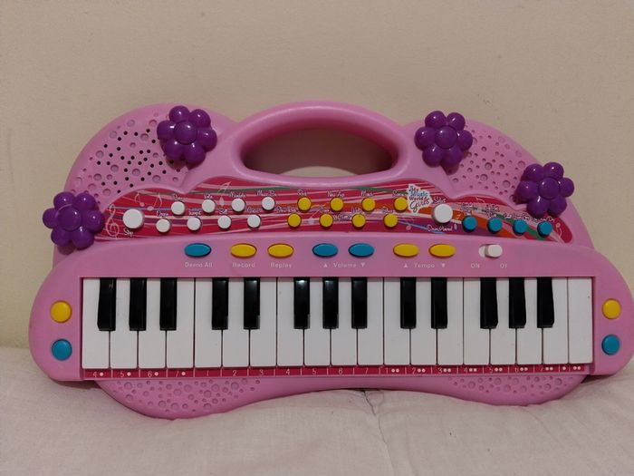 Pink electronic Keyboard