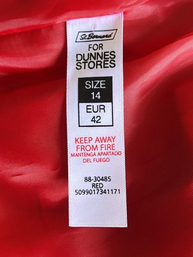 Reduced Ladies Fully Lined Red Coat from Dunnes Stores. Size UK 14 / EU 42