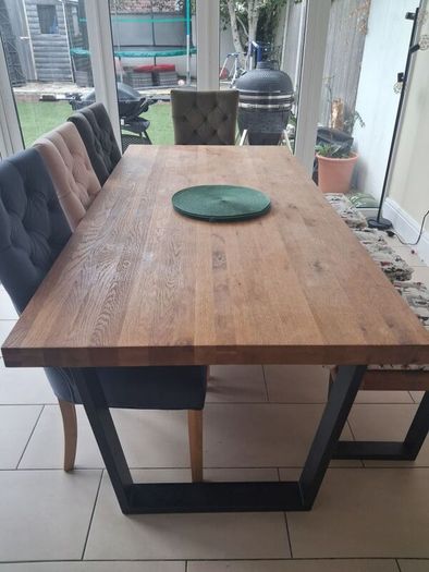 table and chairs