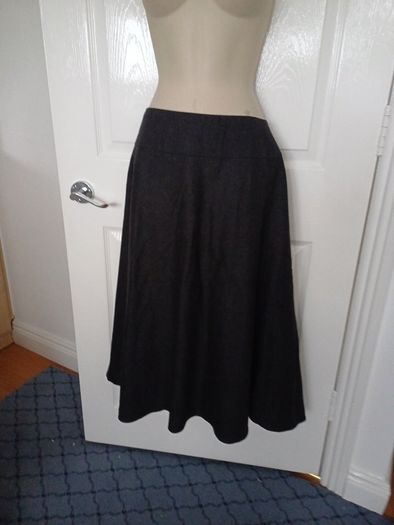 Gerry Weber Wool Grey Charcoal Skirt Size 18