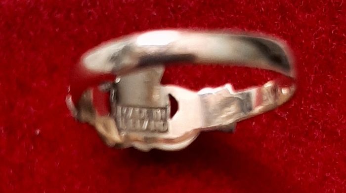 Claddagh ring 9ct gold