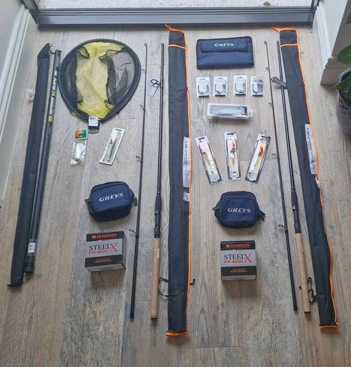 Pike & Predator Fishing Kit, Rods, Reels, Net & Lures