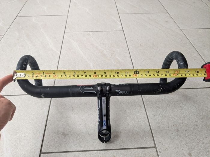 Deda Zero 100 bars (44cm) and stem (12cm).