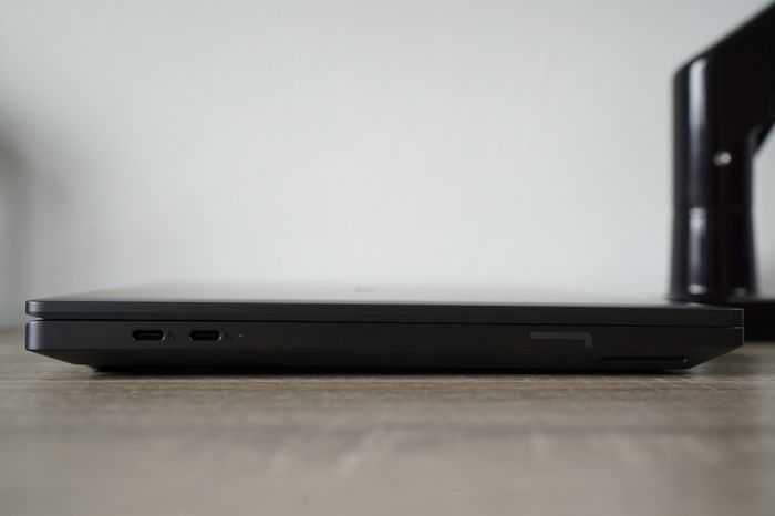 New Dell Pro Max 14 Premium | Core Ultra 7 265H | RTX PRO 1000 Blackwell | 32GB 8400 MT/s | 512GB