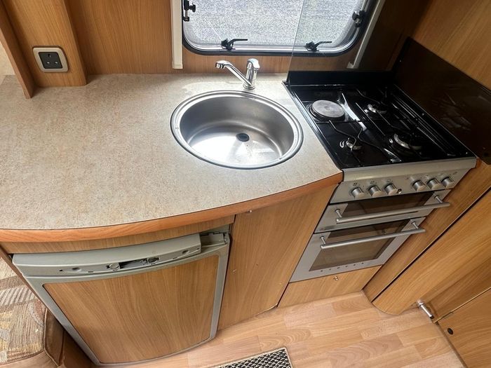 2012 swift challenger 480 2 berth