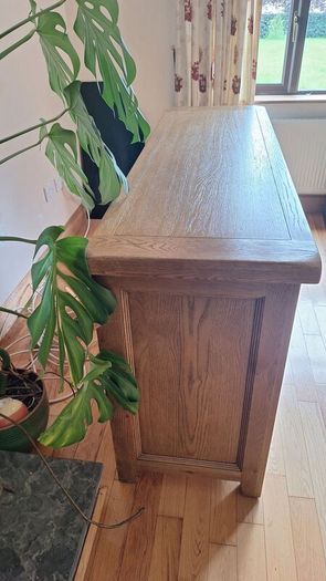 sideboard