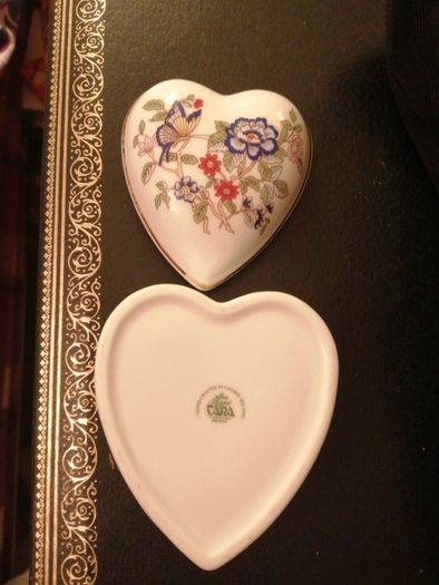 Porcelain Tara tinker box