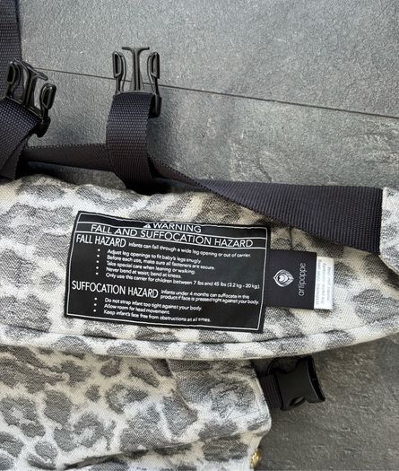 Artipoppe Zeitgeist Light Grey Leopard Baby Carrier