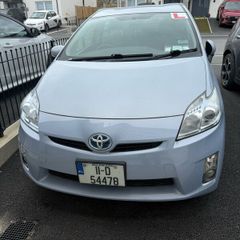 Toyota prius automatic hybrid 2011 model