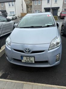 Toyota prius automatic hybrid 2011 model