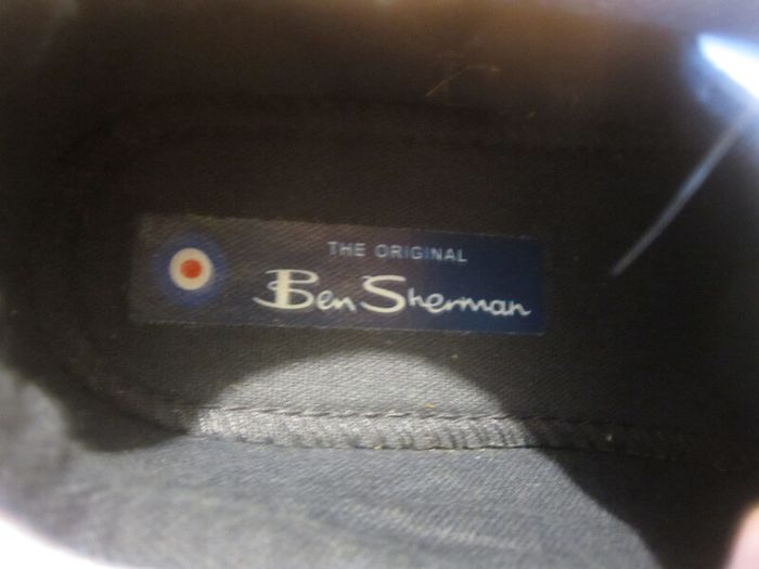 Ben Sherman    size 3