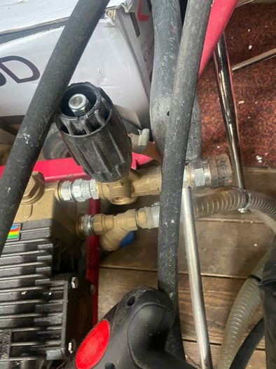 W112 Pressure washer