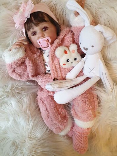 Reborns By Laura.  Huge 24inch, 6lb Reborn Doll.  Jointed Body, Free Moving Limbs.  Welcome To View