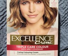 Hair colour no. 7 Natural Dark Blonde