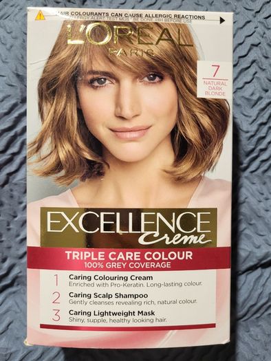 Hair colour no. 7 Natural Dark Blonde