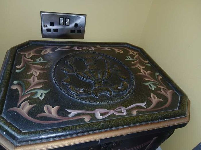 Antique-Style Hand-Painted Wooden Blanket Box Chest / Trunk