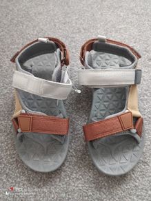 NEW.boy's sandals. UK13/EUR 32