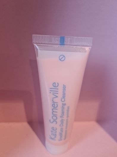 Kate Somerville  EradiKate Daily Foaming Cleanser  30ML  RRP 19e Revitalise acne-prone skin