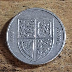 Great Britain UK 2012 One Pound Elizabeth II Coin, Royal Shield - free standard postage