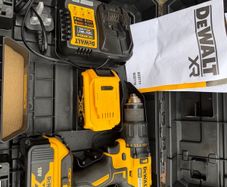 DEWALT DCD771 18V XR Cordless Drill Driver Kit