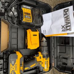 DEWALT DCD771 18V XR Cordless Drill Driver Kit